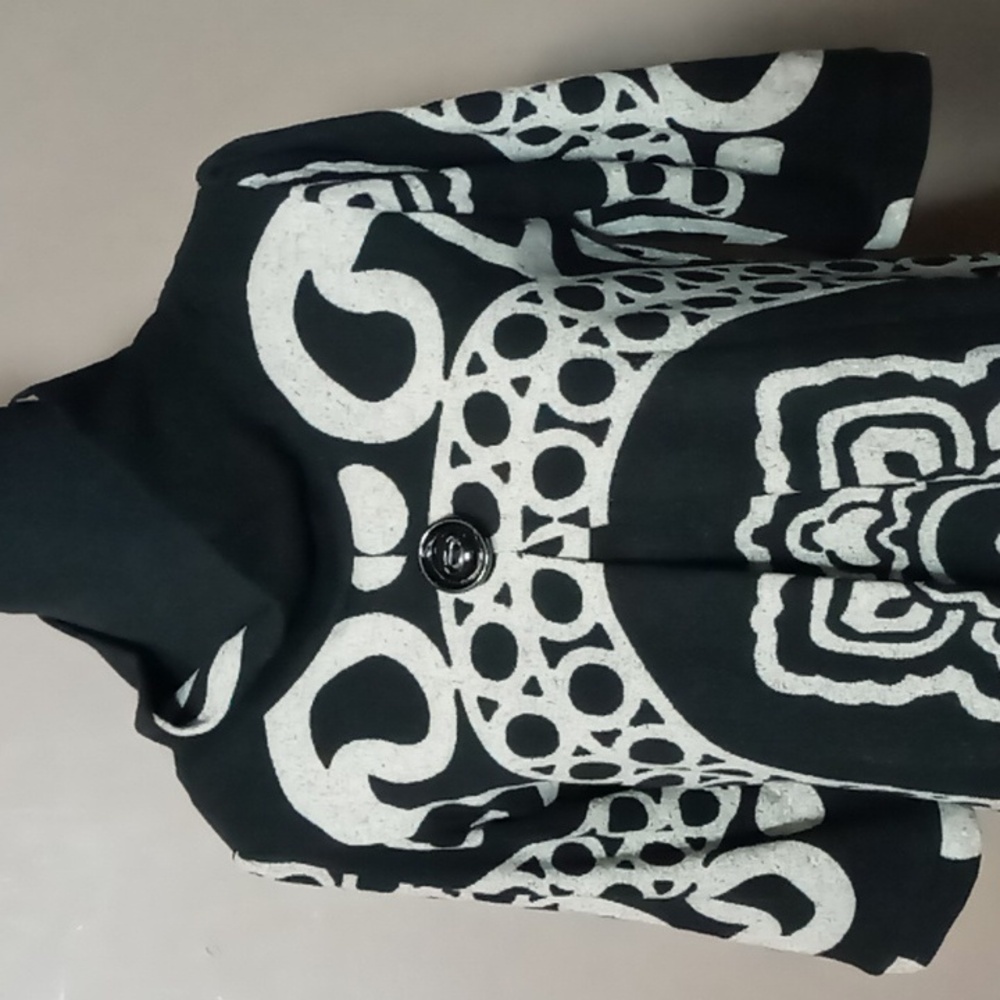 Méchant Black and White Patterned Pull Over Sweater w Front Design Button S - Picture 3 of 8